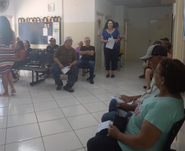 ESF do Jardim Alvorada promove palestra sobre câncer de intestino e de colo do útero